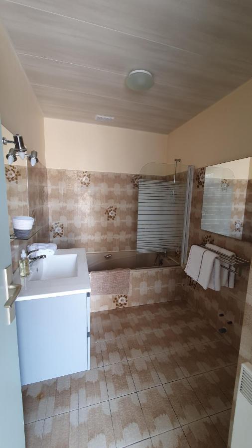Appartement La Tour Du Sel Эг-Морт Экстерьер фото